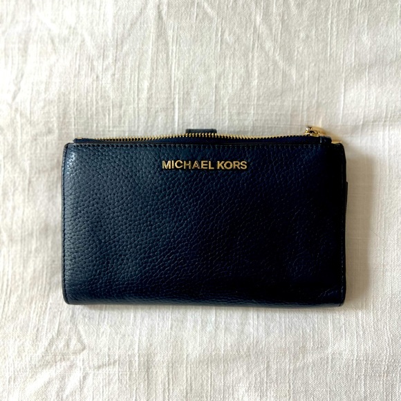 Michael Kors Wallet - Picture 1 of 6